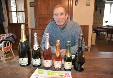 Rebais, jeudi 10 novembre. Jean Rahault présente la gamme de champagne qu’il propose.