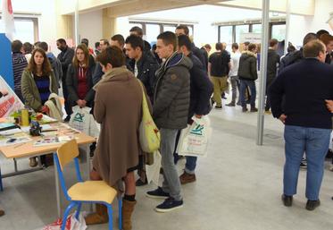 Le 10 janvier, à Châteaudun. Plus de cent soixante personnes ont participé au Forum de l’installation organisé par Jeunes agriculteurs et les OPA euréliennes.