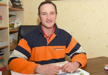 Le 12 janvier, à Saint-Victor-de-Buthon. L’agriculteur Pierre-Emmanuel Moreau prend sa participation à l’émission de M6 « l’Amour est dans le pré » comme une aventure.