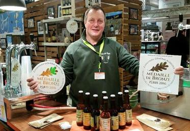 Lors de l’édition 2016 du Salon de l’agriculture, Denis Sargeret, à la tête de la ferme-brasserie du Vexin, avait reçu deux nouvelles récompenses pour ses bières. 