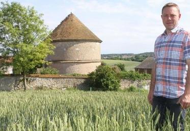 Agriculteur à Ecquevilly, Philippe Vandeputte est l’un des deux agriculteurs franciliens à avoir créé des logements étudiants à la ferme.