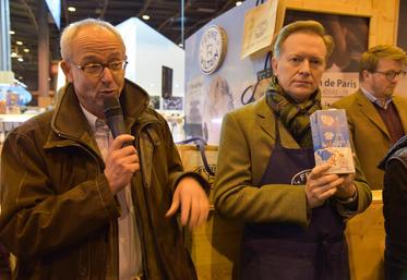 Paris, mardi 28 février. Halle un, sur le stand de la Ferme de Viltain (Yvelines) qui, avec deux les fermes de Bissy (photo) et Grignon, a lancé des briques de lait d’Ile-de-France.