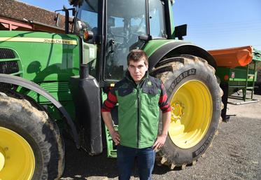 Faremoutiers, jeudi 16 mars. Frédéric Coibion est surpris par l’engouement suscité par son projet de production de légumes de plein champ.
