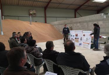 Le 20 mars, une vingtaine d’agriculteurs se sont réunis à Lorges pour le projet « litter bag » dans le but d’appréhender la fertilité biologique du sol.