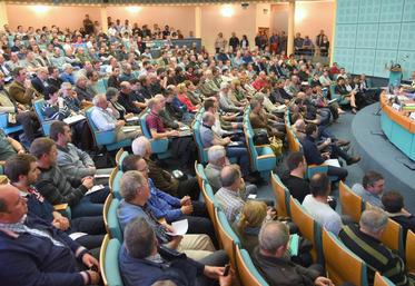 Le 3 avril, à Chartres. La salle Mathurin Régnier de la chambre d’Agriculture est pleine pour la onzième édition de ses universités du soir.