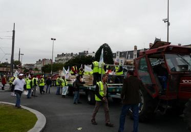 PHOTO N°379 :

Jean Daudin : « Peut-être faut-il replacer nos revendications dans un contexte plus économique. »