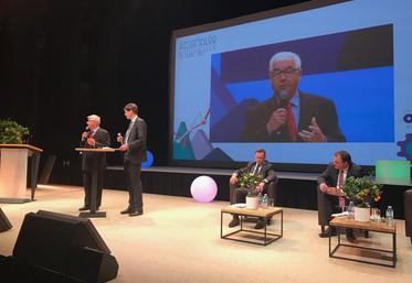 Thierry Martel, directeur général de Groupama SA et Amaury Cornu-Chauvin, administrateur national répondent aux questions de la salle