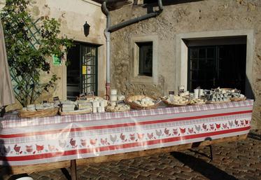 (Archives) Les fromages de chèvre Moret tout comme le cidre et le jus de pomme, seront proposés aux côtés des autres produits locaux.