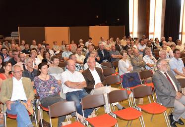 Les participants sont venus plus nombreux que lors des précédentes réunions.