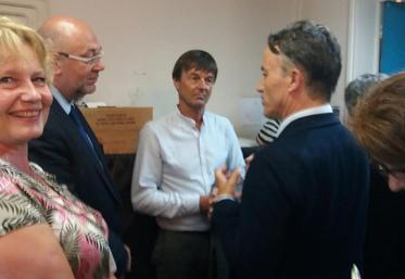 Versailles, le lundi 10 juillet. De gauche à droite : Emmanuelle Jacquin-Joly, directrice de recherches, Stéphane Travert ministre de l’agriculture, Nicolas Hulot, ministre de la transition écologique et Herman Hofte, directeur de recherches.