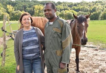 Guérard, mercredi 20 septembre. Avoir l’oeil sur l’animal est très important pour Béatrice et Jocelyn Deloumeaux.