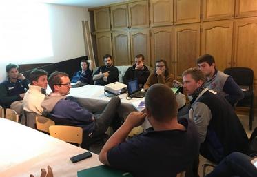A Longuesse (Val-d’Oise), le 15 novembre. Les Jeunes agriculteurs du Val-d’Oise sont plein d’ambition et d’idées pour le prochain festival de la Terre.