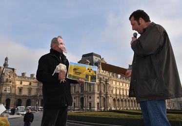 A travers une mise en scène travaillée, des agriculteurs ont expliqué l’impact que les décisions prises par le président de la République ont sur leurs exploitations. 