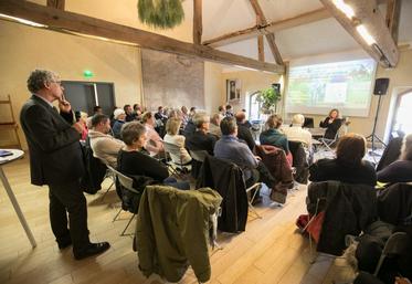 A Bailly (Yvelines), le 12 décembre. L’association Rencontre ville-campagne a fêté ses dix-huit ans à travers une matinée dédiée à la communication avec pour invitée de marque, Sylvie Brunel.
