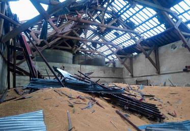 Le 29 décembre, une mini-tornade a détruit la ferme de Christophe Bignon à Choisel (Yvelines). 