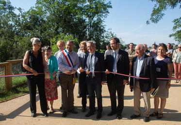© CDPNE - Renaud_Genix
Le 7 juillet, coupure du ruban en présence des officiels pour inaugurer les nouveaux aménagements de la réserve naturelle régionale géologique de Pontlevoy.