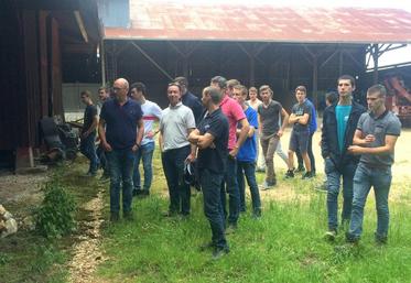 Le 7 juin, à Fontaine-les-Ribouts. Sous la houlette de Jeunes agriculteurs d’Eure-et-Loir et du Crédit agricole, des élèves du LEAP de Nermont ont visité l’exploitation de Xavier Pelé.