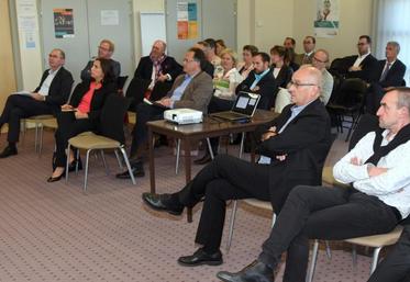 Le 25 septembre, à Chartres. Les OPA et les institutions départementales ont écouté les analyses du CER France alliance Centre sur la situation économique des exploitations euréliennes.