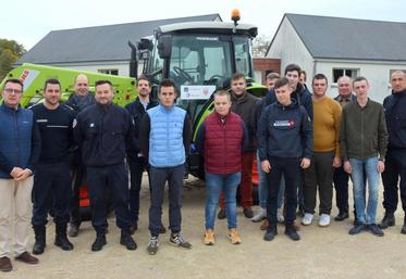 Le 6 novembre, à Châteaudun. Les élèves de terminale CGEA du LEAP de Nermont ont participé ce matin-là à l’atelier pratique de l’opération 10 de conduite rurale.