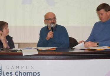 Le 31 janvier, à Châteaudun. Benoît Faucheux (au c.) a présidé l’assemblée générale de la Fnams Centre. La filière compte 2 717 agriculteurs multiplicateurs et 42 établissements producteurs de semences.