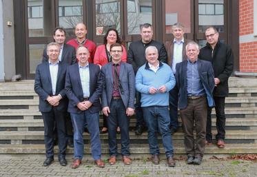 Le nouveau bureau : de gauche à droite au 1er rang : Éric Thirouin, Robert Chaze, Philippe Noyau, Jean-Marie Fortin et Henry Frémont ; de gauche à droite au 2e rang : Arnaud Bessé, Pierre Lhopiteau, Anne-Gaëlle Lespagnol, Hervé Coupeau, Éloi Canon et Cédric Benoist.