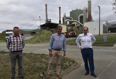 Le président de la Capdéa, Didier Maudoux, entouré de son vice-président, Olivier Viaene, et du directeur, François-Xavier Moons sur le site actuel où le projet d’extension entrera en fonction en avril 2021.