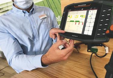 Le Precea entraîné électriquement est compatible Isobus, il se pilote par exemple via les terminaux AmaTron 4 (notre photo) et AmaPad 2 développés par Amazone.