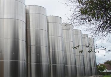 Les cuves intérieures et extérieures sont thermorégulées de manière indépendante. La température de chacune d’elles varie de 4 °C à 25 °C, la moyenne étant de 17 °C.  

