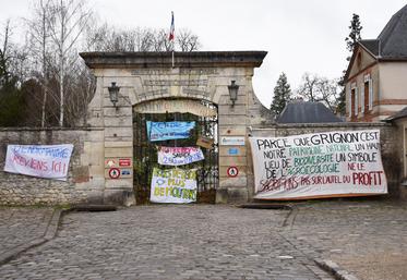 La cession du domaine de Grignon à un promoteur immobilier avait soulevé une levée de boucliers de tous horizons.