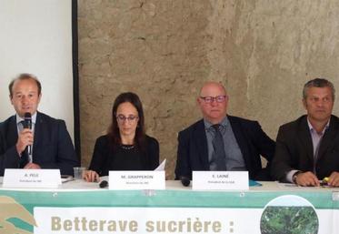 Alexandre Pelé, Milène Grapperon, directrice de la CGB Centre Val de Loire, Éric Lainé et Olivier Duguet.