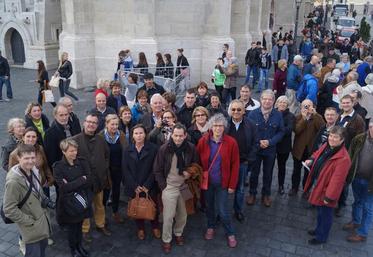 Une délégation de trente-quatre personnes composée d’adhérents de la Cuma et de leurs conjoints.