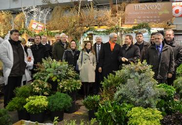 La visite du Min s’est achevée par le pavillon des fleurs, le petit poucet de Rungis avec seulement 230 millions d’euros de chiffres d’affaires annuels.