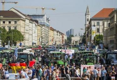3000 agriculteurs manifestent à Munich