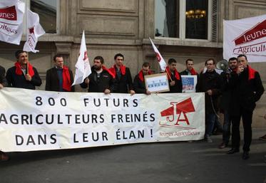 Manifestation du 18 mars à l'antenne française de la Commission européenne : "L'Europe veut-elle encore des jeunes agriculteurs ?