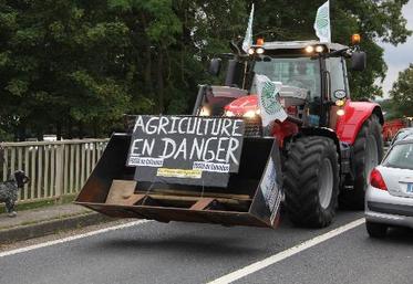 Devant la préfecture.