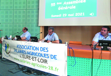 Le 29 mai, à Chartres. Daniel Bois (au c.) a présidé sa deuxième assemblée générale de l'Association des salariés agricoles de l'Eure-et-Loir.
