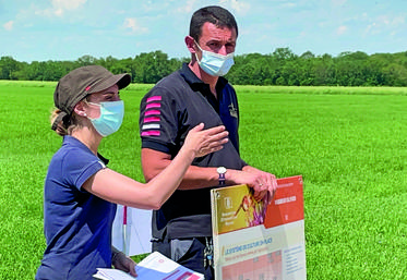 Le 9 juin, à Bailleau-l'Évêque. Olivier Vasseur a expliqué comment il avait fait évoluer son exploitation lors de la journée biodiversité organisée par la Chambre et l'association Hommes et territoires.