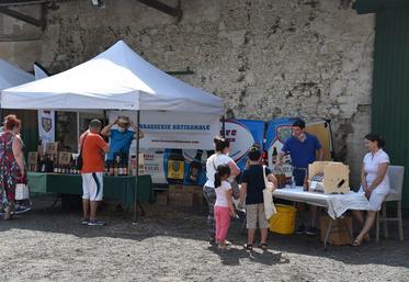 À Vaudoy-en-Brie, le 19 juin 2021. Marché à la Ferme de Gloise.