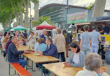 Samedi 26 juin 2021, Soirée gourmande quai du Châtelet à Orléans. 
