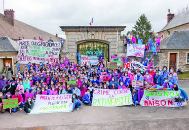 Une manifestation est organisée ce samedi à 14 heures devant le domaine de Grignon. En mars 2021, les étudiants avaient déjà manifesté et bloqué le site durant plusieurs jours.