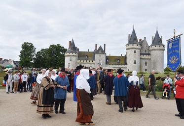 Samedi 11 septembre, Fête de la Sange à Sully-sur-Loire. Les Caquesiaux (moustiques en solognot) étaient présents afin d'animer la 24e édition de la Fête de la Sange avec leurs danses paysannes et danses de cour.