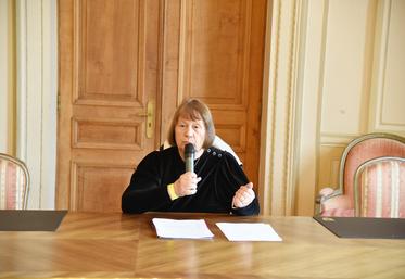 Melun, samedi 2 octobre. Monique Josse a captivé son auditoire composé en partie de représentants de différentes confréries dont celle de la dive bouteille de Gaillac, mariée avec celle du brie de Melun. 