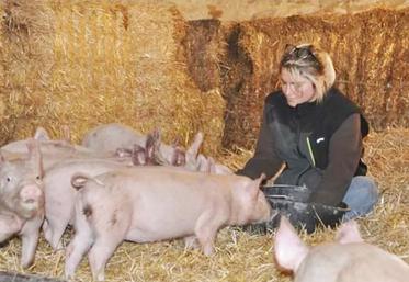 Eloïse Le Grand a lancé cet atelier de porcs bio en 2018 à la suite de son ­installation sur l'exploitation familiale.