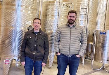 Le 17 janvier à Mérouville (Eure-et-Loir). Rodolphe Couturier (à g.) a accueilli le canton JA de l'Essonne présidé par Victor Rabier.