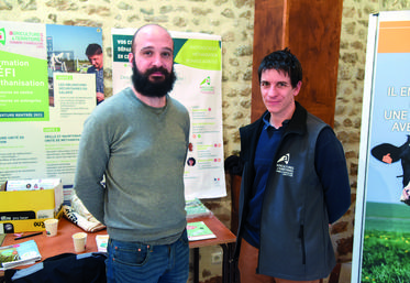 Romain Nandillon et Christophe Beaujouan, de la chambre d'Agriculture de Loir-et-Cher.