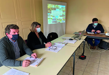 Luisetaines, jeudi 20 janvier. Le président cantonal, Jean-Michel Ballaguet, et la secrétaire générale de la FDSEA 77, Laurence Fournier, ont abordé les dossiers d'actualité avec les adhérents.