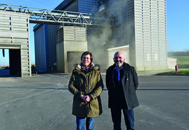 Beton-Bazoches, vendredi 14 janvier. la présidente de la coopérative agricole de Beton Bazoches, Stéphanie Bernard, et le nouveau directeur Dominique Simon.