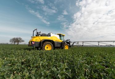 Spécialiste du pulvérisateur automoteur, Artec monte à nouveau en gamme avec le F40 Evo.