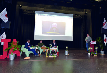 Jeudi 24 février, à Faremoutiers. Animée par Raphaël Pladys, la table ronde de JA 77 a traité notamment des idées préconçues et des consultations publiques.