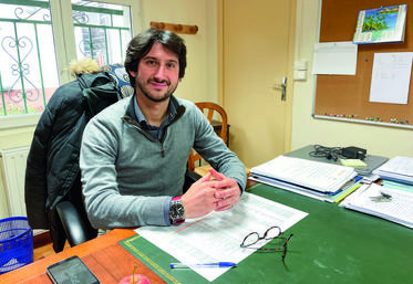 Le 15 mars, à Beaumont-les-Autels. Florent Roy, le nouveau directeur de la MFR, va tout faire pour redonner ses lettres de noblesse à l'établissement.